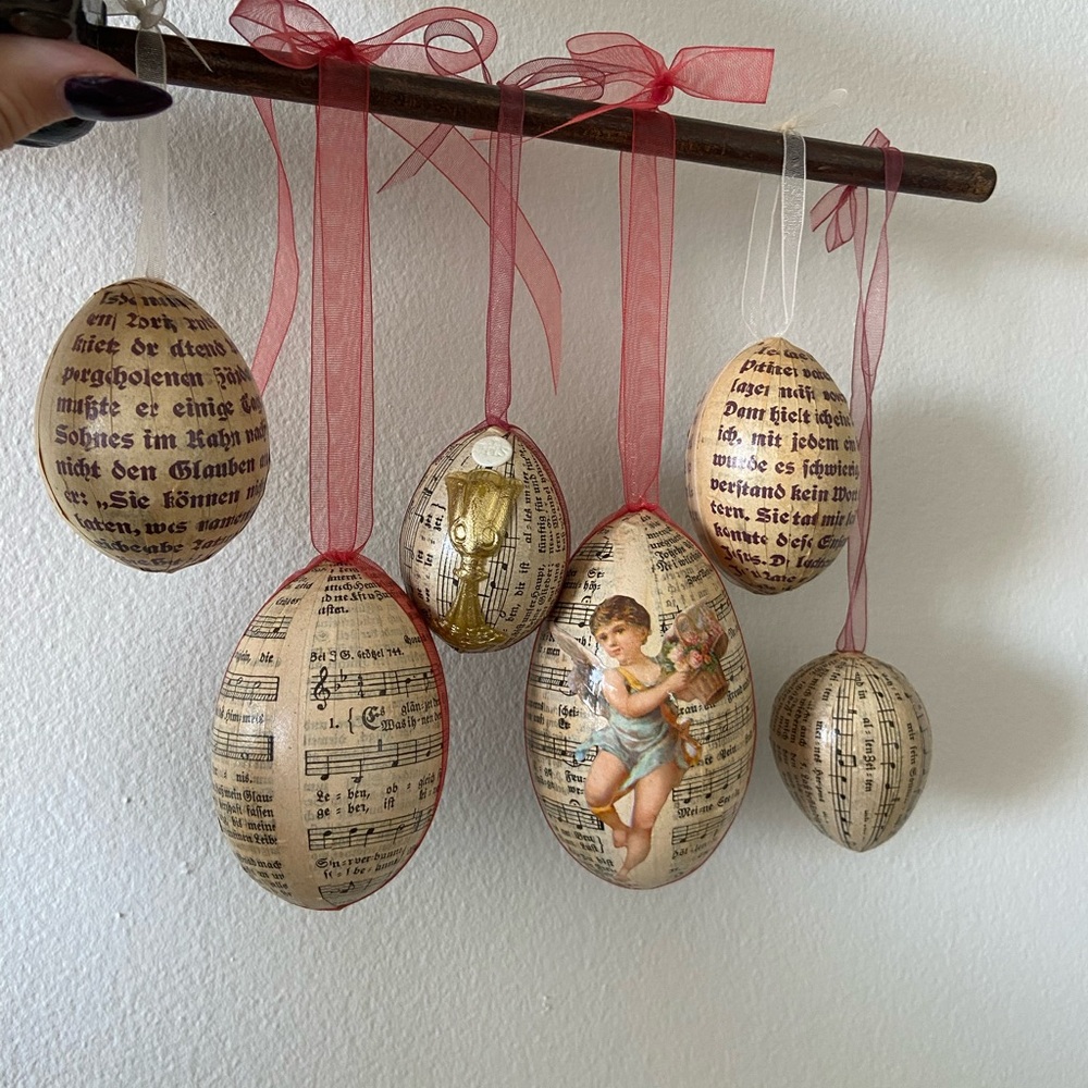 Vintage Egg News Print Music Sheet Hanging Ornaments with Red Ribbon 6